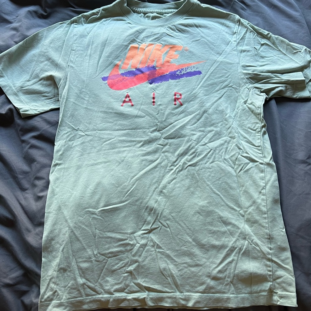 Men’s Nike T-Shirt Size Medium